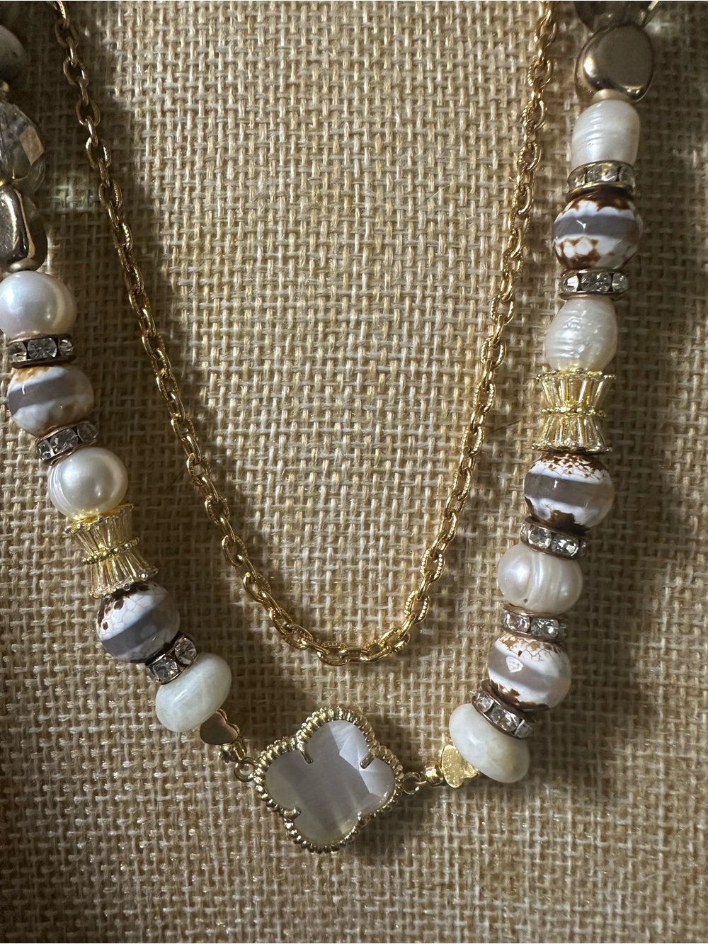 Lemon Gold Chain Necklace with White and Taupe Pearl Beads - Picture 4 of 6